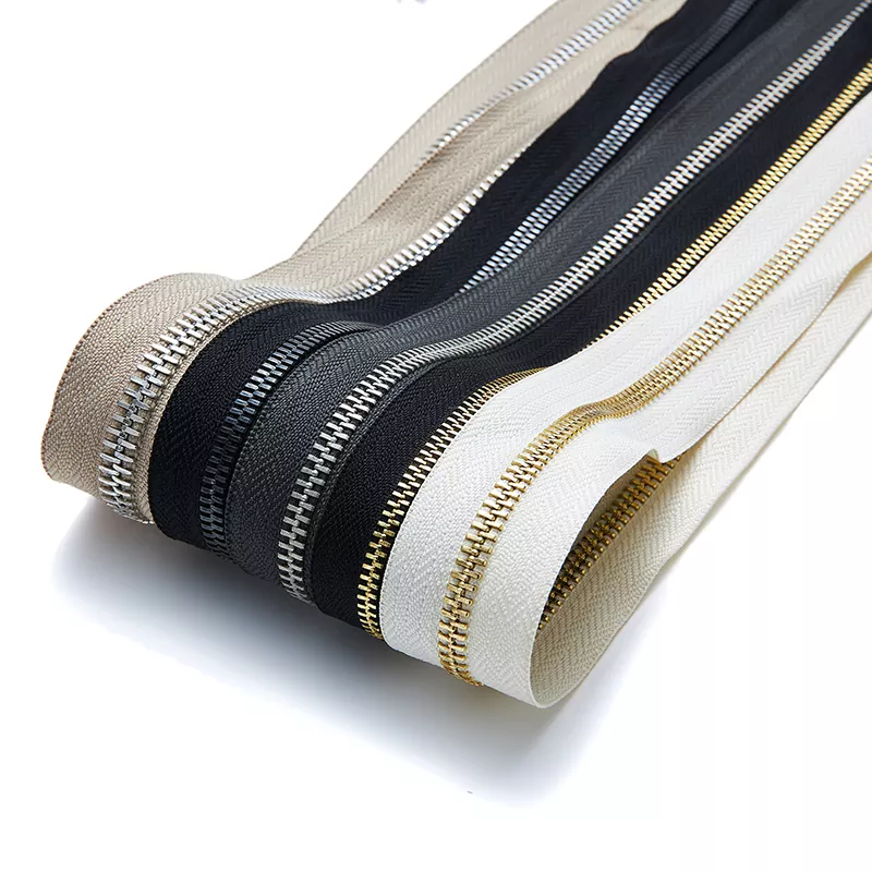 Co to jest metalowy zamek błyskawiczny i dlaczego nadal jest preferowanym wyborem w odzieży premium?