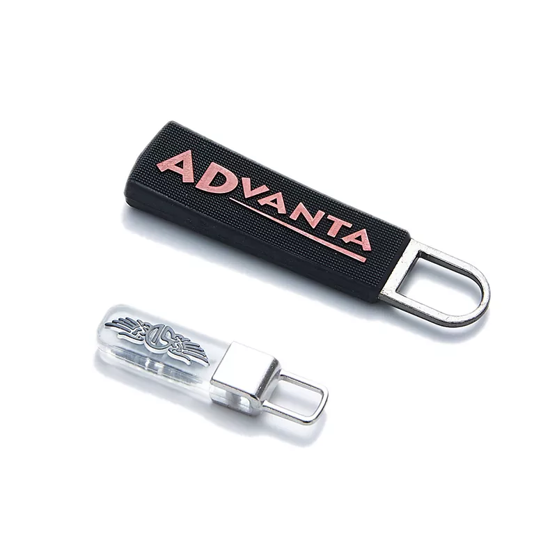 Plastikowy ściągacz z logo