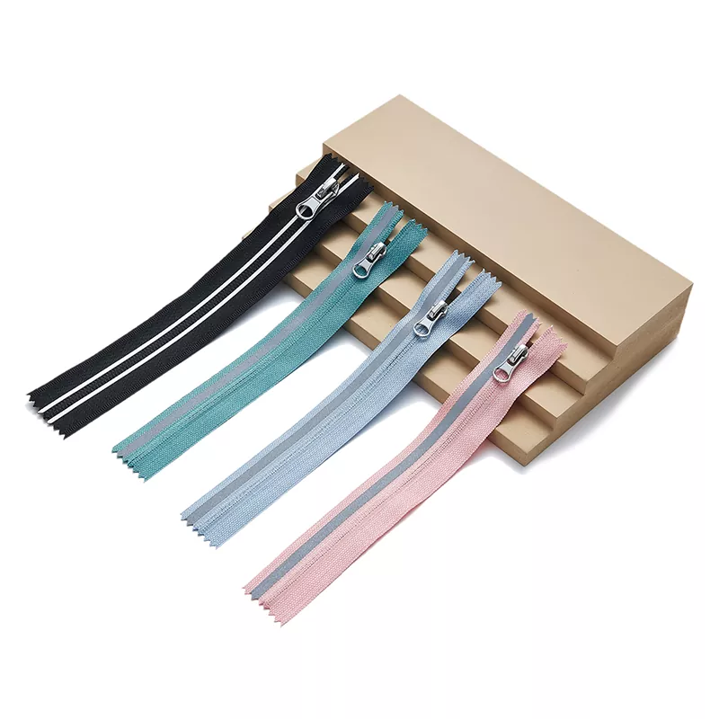 Nylonowy zamek błyskawiczny z odblaskowym tkanym paskiem