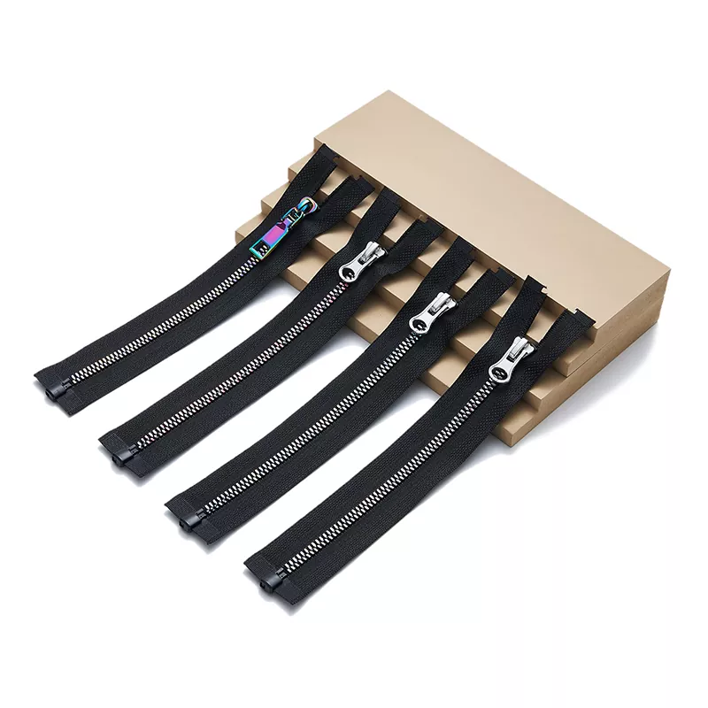 Zamek błyskawiczny pokryty tworzywem sztucznym