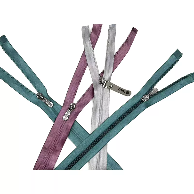 Satynowy zamek błyskawiczny